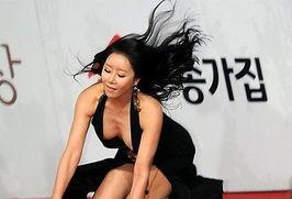 明星走春光图片,捕捉镜头下的迷人瞬间