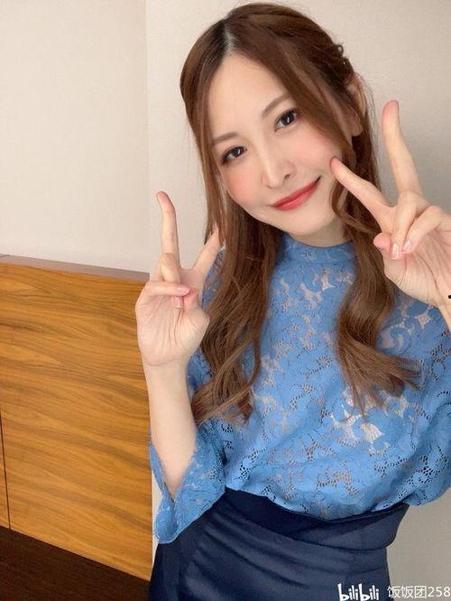 神田流菜 AV,AV界的璀璨新星，性感演绎引发热潮