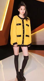 00后女孩黑丝袜,00后女孩的时尚宣言